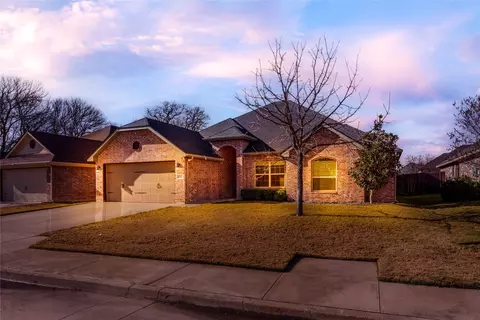 313 Donna Cir, Granbury, TX 76049