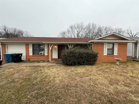 167 Chickadee Ln, Denison, TX 75020