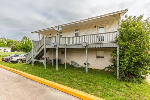520 Liveoak St, Meridian, TX 76665