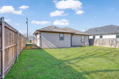 Exterior - 307 N Carter, Howe, TX 75459 photo 7 of 7