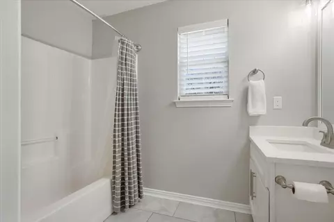 Bath - 307 N Carter, Howe, TX 75459 photo 2 of 3