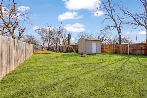 Exterior - 307 N Carter, Howe, TX 75459 photo 2 of 7