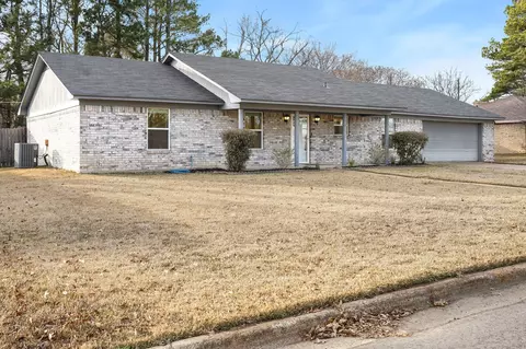 104 Kimberly St, Sulphur Springs, TX 75482