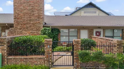 1109 Glenbrook St, Benbrook, TX 76126