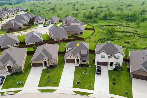 2252 Knightsgate Rd, Argyle, TX 76226