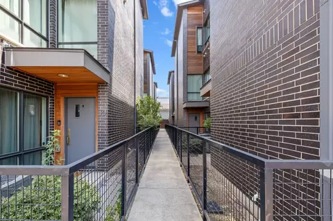 2290 N Fitzhugh Ave #40, Dallas, TX 75204