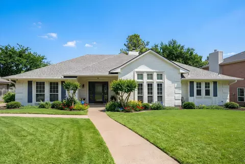 3220 David Dr, Hurst, TX 76054