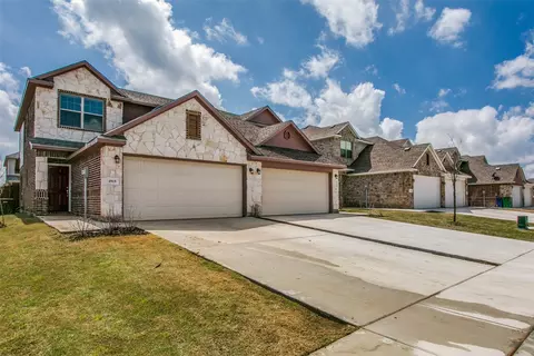 4917-4919 Sanger Circle Dr, Sanger, TX 76266