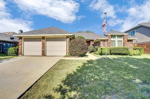 4329 Baldwin St, Grand Prairie, TX 75052