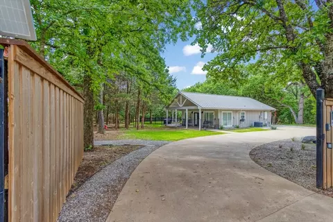 10 Holland St, Pottsboro, TX 75076
