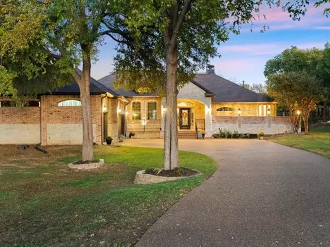 804 Carrie Ln, Lakewood Village, TX 75068