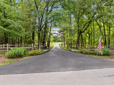 4930 W Twin Lakes Dr, Tyler, TX 75704