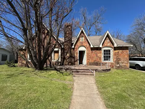 401 Pine Bluff St, Paris, TX 75460