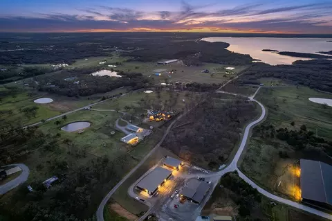 11559 Merrill Rd, Pilot Point, TX 76258