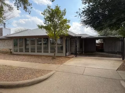 2807 Brittany Dr, Euless, TX 76039