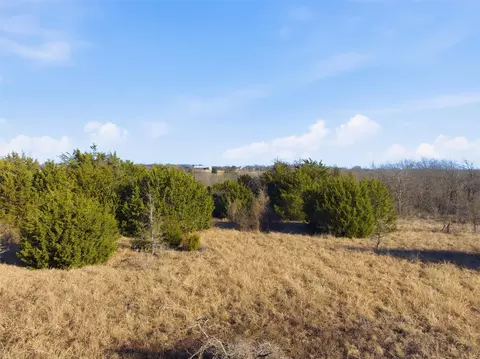 3200 S Robinson Dr, Lorena, TX 76655 photo 2