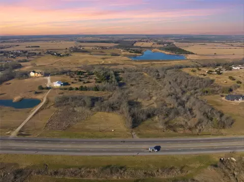 3200 S Robinson Dr, Lorena, TX 76655 photo 3
