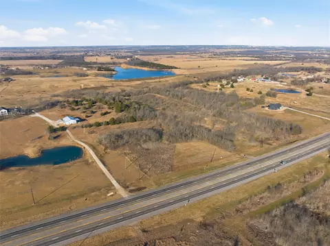 3200 S Robinson Dr, Lorena, TX 76655 photo 4