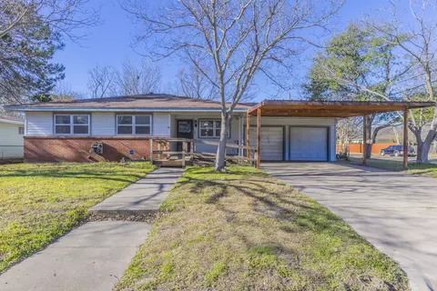 610 N Joyce St, Lacy Lakeview, TX 76705