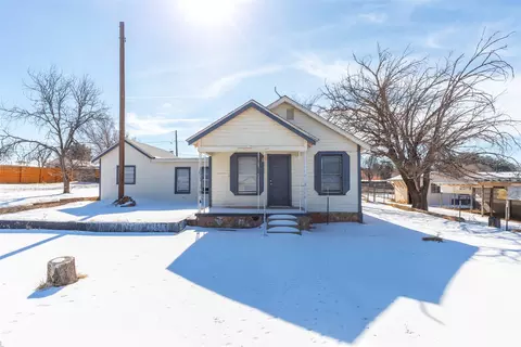 1902 Bristol Dr, Sweetwater, TX 79556