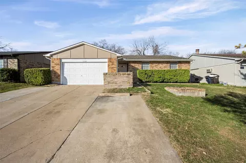 1232 Whittenburg Dr, Fort Worth, TX 76134