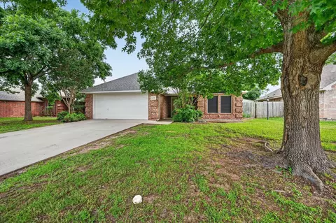 2620 John Dr, Denton, TX 76207