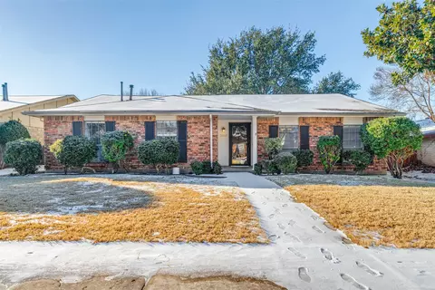 2038 Christie Ln, Carrollton, TX 75007