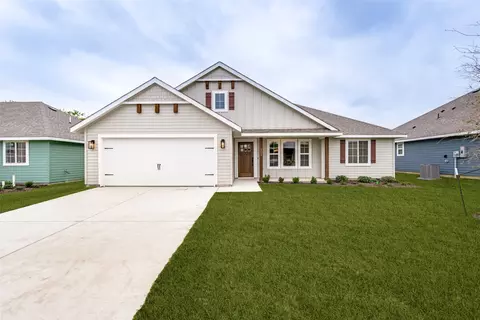 204 Walnut St, Whitesboro, TX 76273