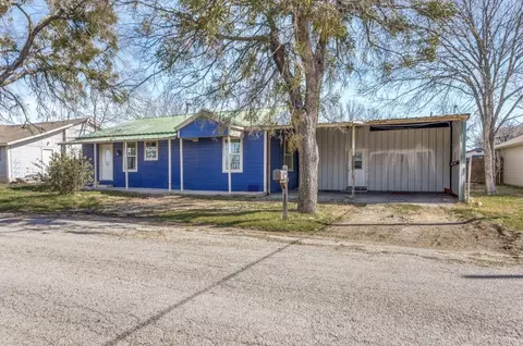 303 S Russell St, Alvarado, TX 76009