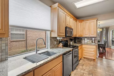 Kitchen - 308 Foreman Dr, Euless, TX 76039 photo 3 of 5
