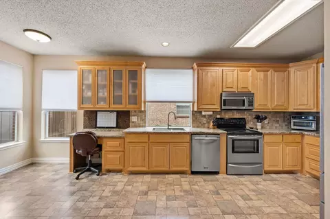 Kitchen - 308 Foreman Dr, Euless, TX 76039 photo 1 of 5