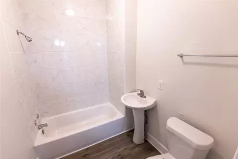 Bath - 1525 Proctor Ave, Waco, TX 76708 photo 1 of 3