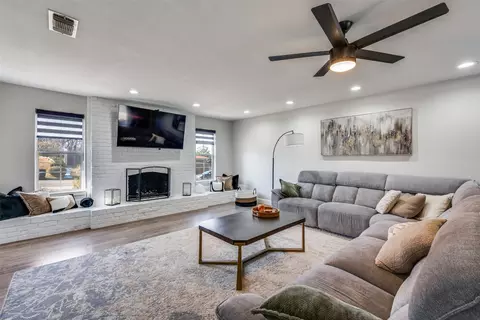 348 Thompson St, Fort Worth, TX 76134