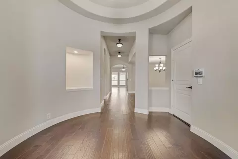 Entry Way - 2425 Moon Dance Ln, Midlothian, TX 76065 photo 2 of 4