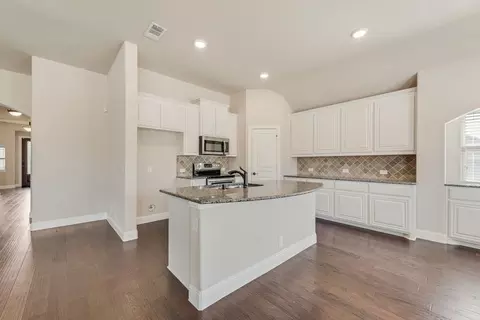 Kitchen - 2425 Moon Dance Ln, Midlothian, TX 76065 photo 1 of 3