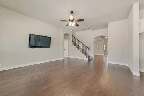 Living - 2425 Moon Dance Ln, Midlothian, TX 76065 photo 4 of 5