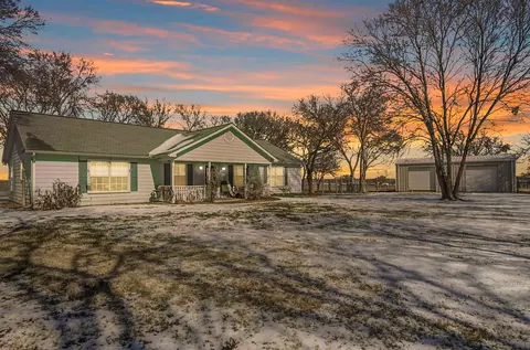 358 E Pecan St, Waxahachie, TX 75165