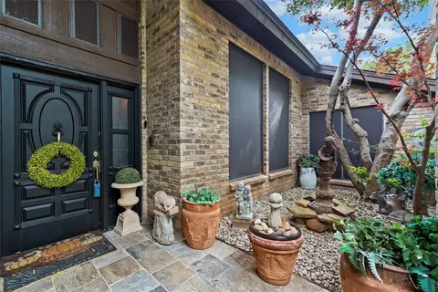 2000 Shadow Ridge Dr, Arlington, TX 76006