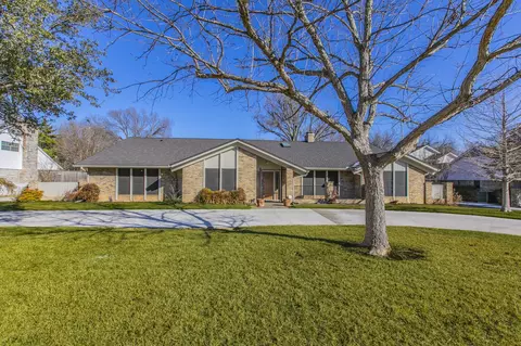 1112 Spring Lake Dr, Duncanville, TX 75137