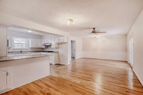 Living - 718 Devonshire Dr, Richardson, TX 75080 photo 4 of 6