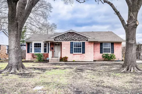 718 Devonshire Dr, Richardson, TX 75080