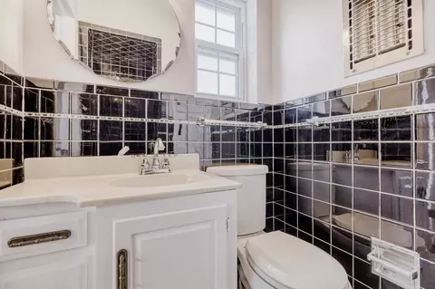 Bath - 718 Devonshire Dr, Richardson, TX 75080 photo 1 of 3
