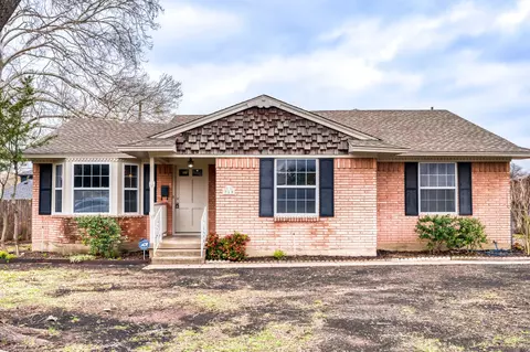 Exterior - 718 Devonshire Dr, Richardson, TX 75080 photo 2 of 3