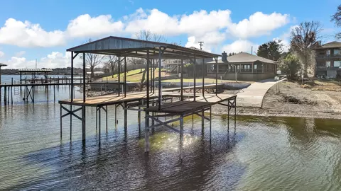 1004 W Lake Dr, Weatherford, TX 76087