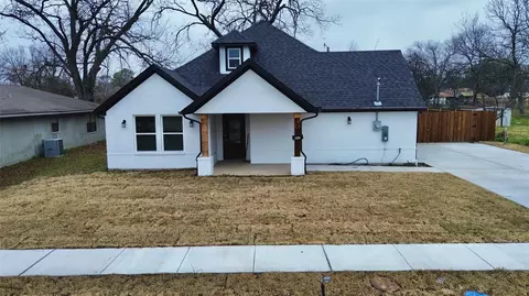 802 S Medora St, Terrell, TX 75160