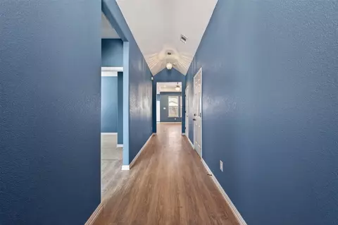 Entry Way - 601 E Willingham St, Cleburne, TX 76031 photo 1 of 2