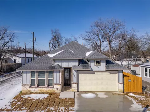 Exterior - 601 E Willingham St, Cleburne, TX 76031 photo 4 of 5