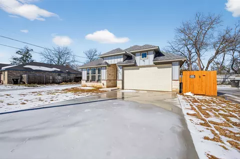 Exterior - 601 E Willingham St, Cleburne, TX 76031 photo 3 of 5