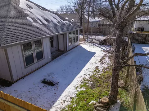 Exterior - 601 E Willingham St, Cleburne, TX 76031 photo 5 of 5