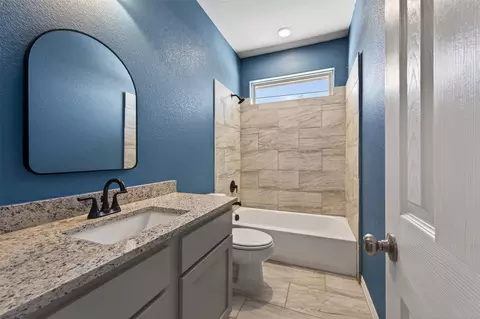 Bath - 601 E Willingham St, Cleburne, TX 76031 photo 3 of 3